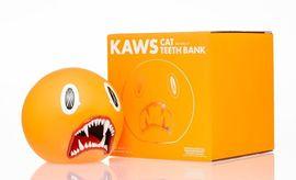 https://cdn.fairart.io/thumbnail_Kaws_Cat_Teeth_Bank_Orange_2_081352d10f.jpeg - 1